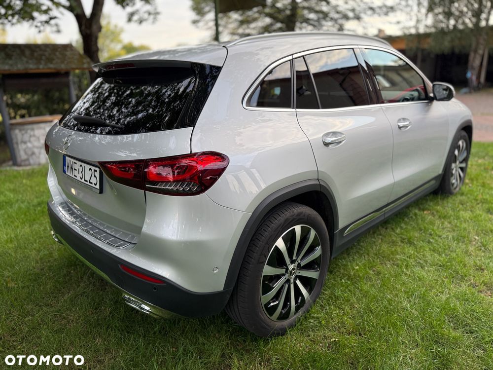 Mercedes-Benz GLA 220 d 4-Matic 8G-DCT - 12