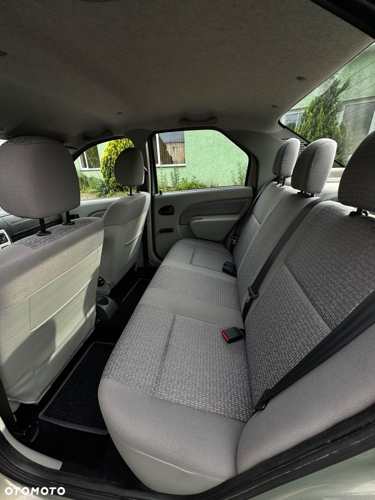 Dacia Logan 1.4 - 9