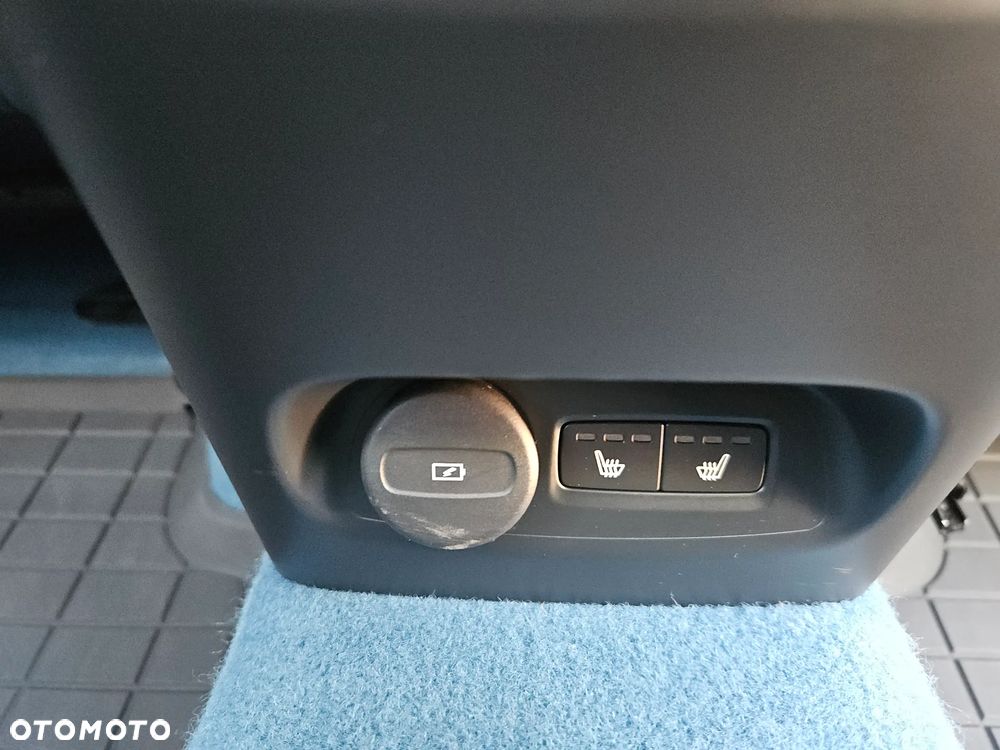 Volvo C40 Recharge Twin AWD Plus - 40