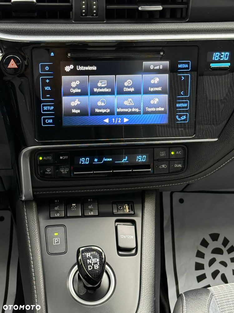 Toyota Auris Hybrid 135 Prestige - 7