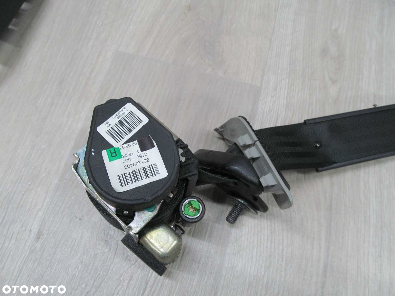 VOLVO XC90 PAS BEZPIECZENSTWA TYL PRAWY 601239400 II RZAD 30642803 02-12 - 3