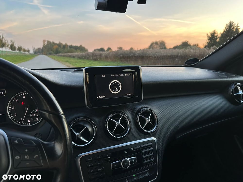 Mercedes-Benz Klasa A 180 BlueEfficiency Edition - 25