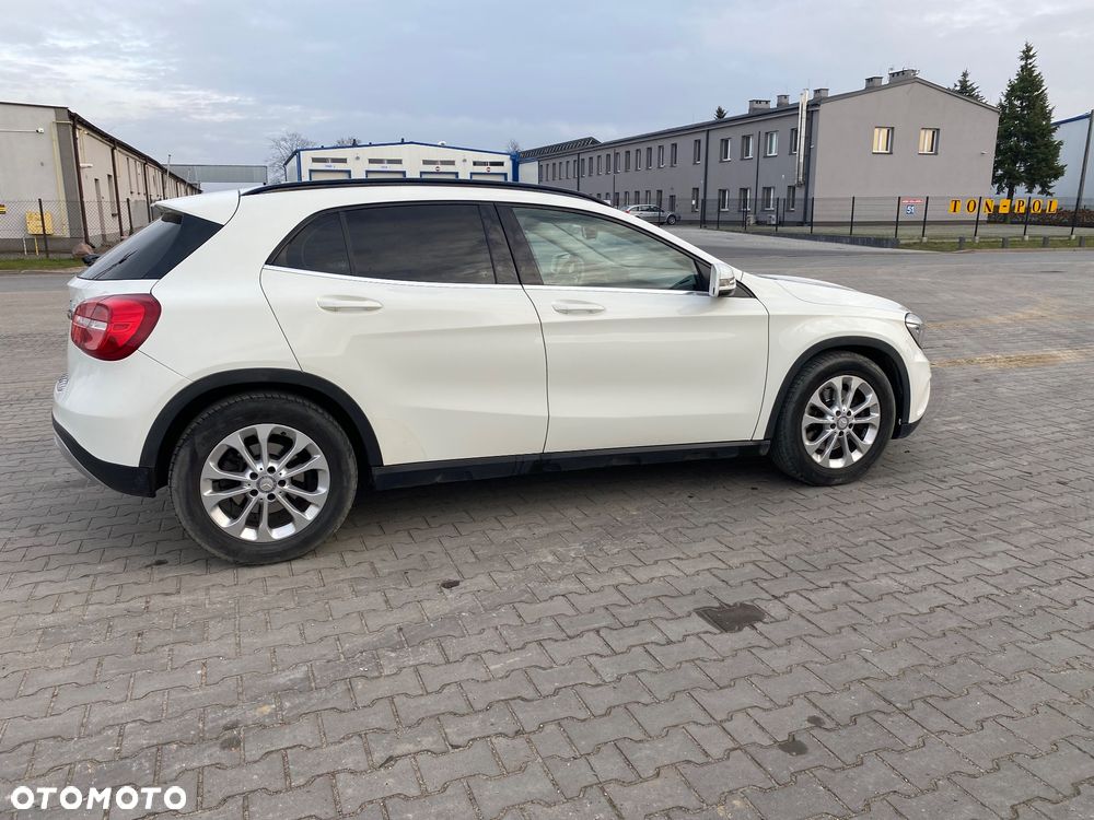 Mercedes-Benz GLA 250 4-Matic - 6