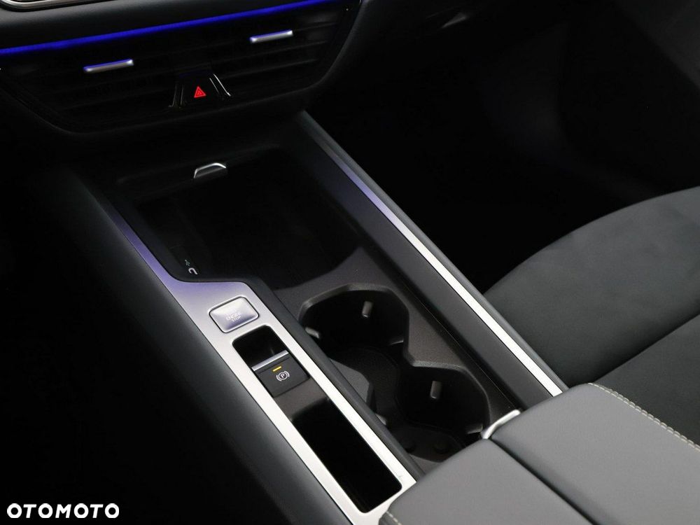 Volkswagen Passat Variant 1.5 e-TSI OPF DSG Business - 33