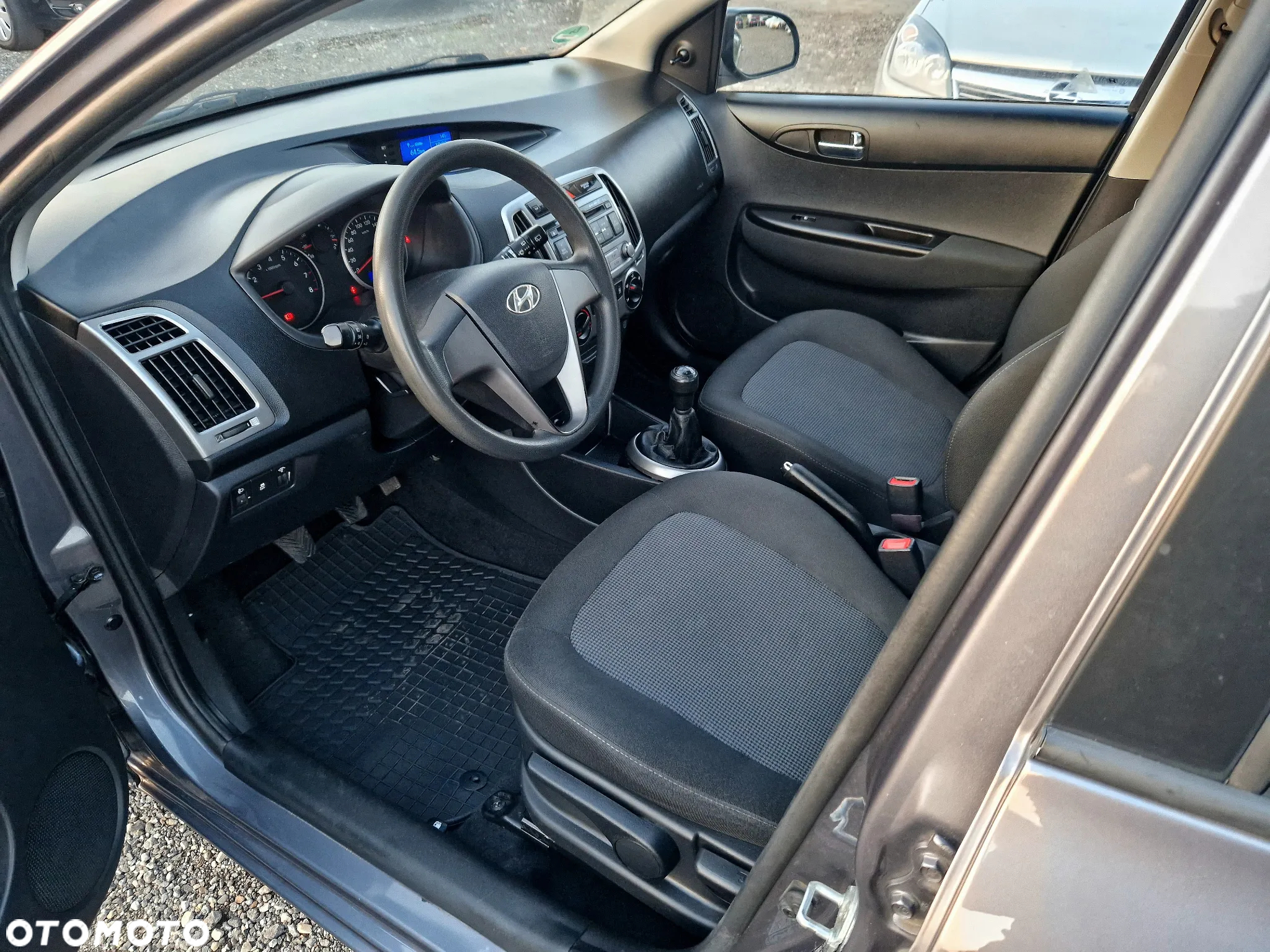 Hyundai i20 - 13