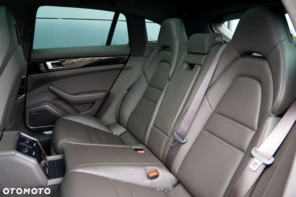 Porsche Panamera 4 Sport Turismo - 27