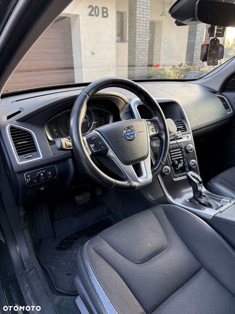 Volvo XC 60 D4 AWD Momentum - 9