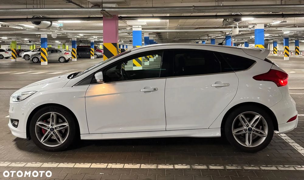 Ford Focus 1.5 EcoBoost ST-Line Business - 2