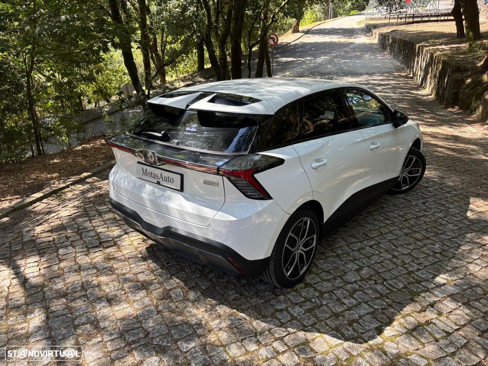 MG MG4 64 kWh Luxury - 4