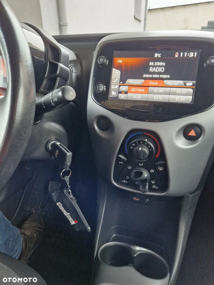 Toyota Aygo x-JBL - 17