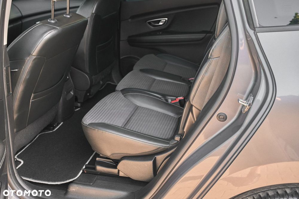 Renault Grand Scenic - 17