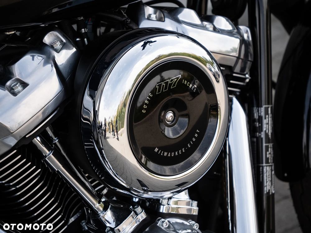 Harley-Davidson Softail Street Bob - 20