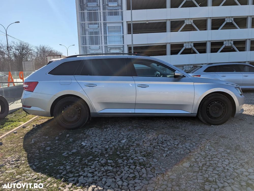 Skoda Superb 2.0 TDI 4X4 Style - 7