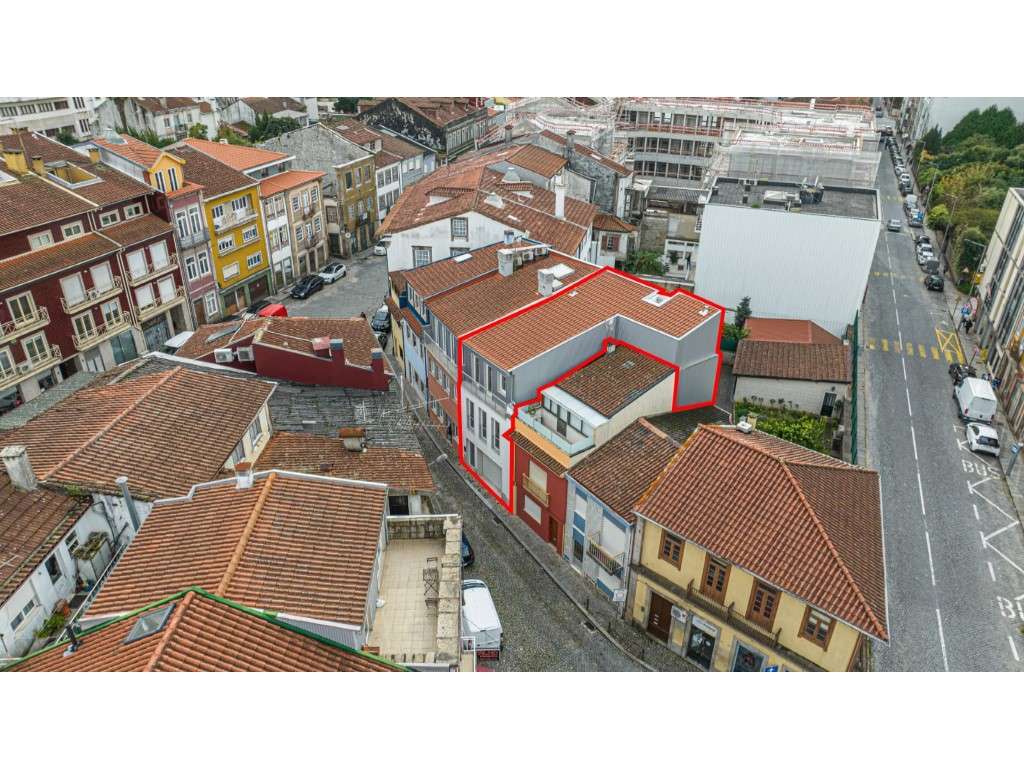 Prédio Moradia no Centro Histórico de Braga - Grande imagem: 5/29