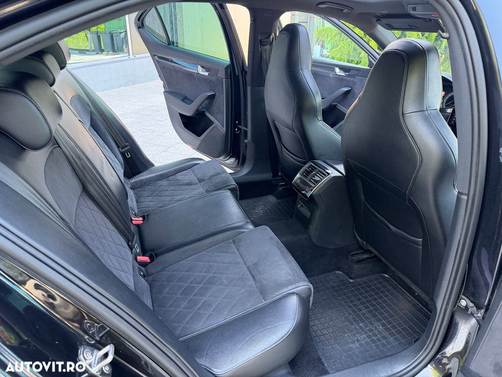 Skoda Superb 2.0 TDI DSG Sportline - 16