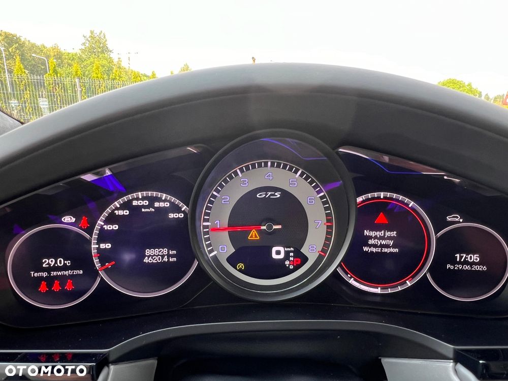 Porsche Cayenne - 22