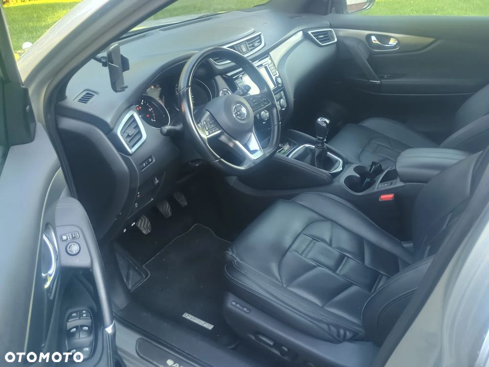 Nissan Qashqai 1.7 dCi 4x4 Tekna+ - 2