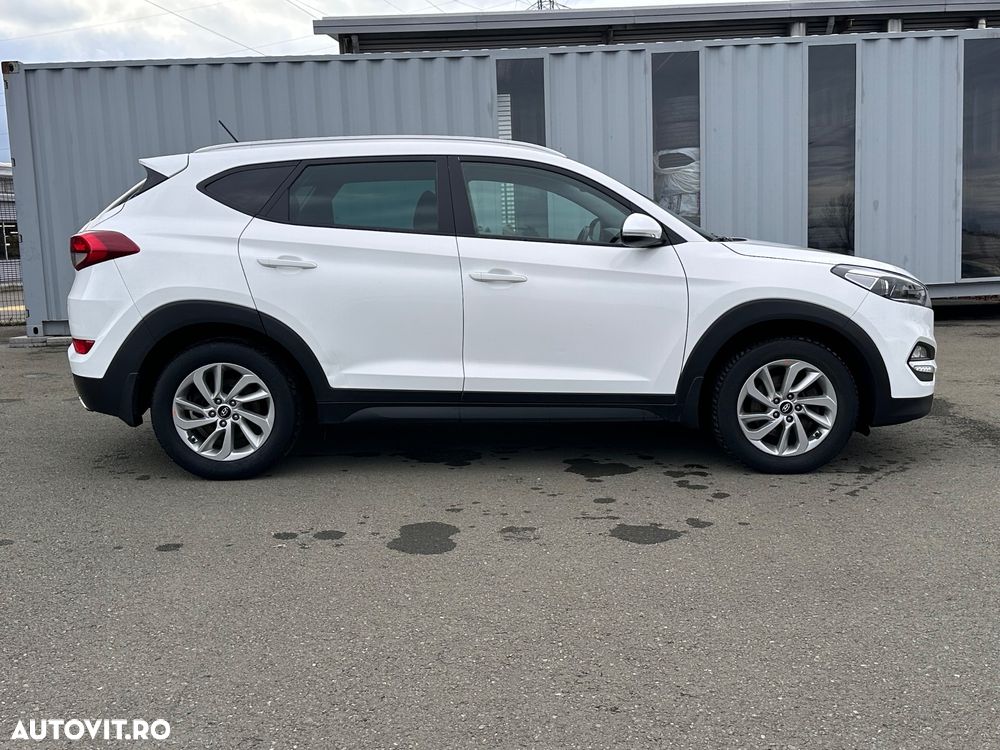 Hyundai Tucson 1.6 T-GDi 4WD 6MT Style - 12