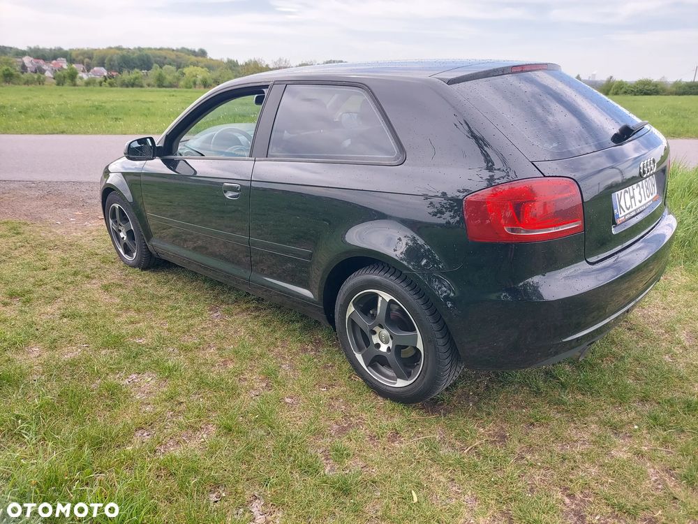 Audi A3 3-drzwiowe 1.6 TDI DPF Ambiente S tronic - 2
