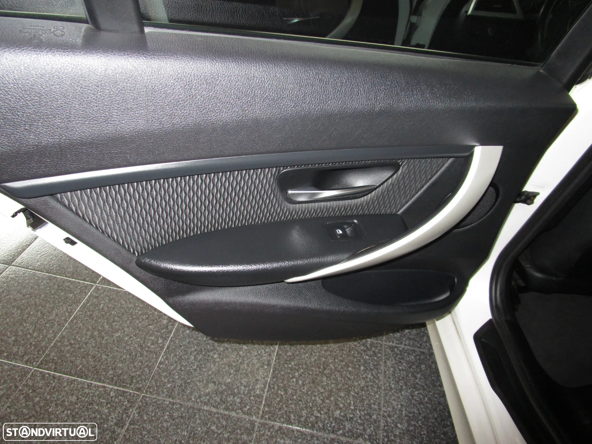 BMW 320 d Touring Aut. Sport Line - 18