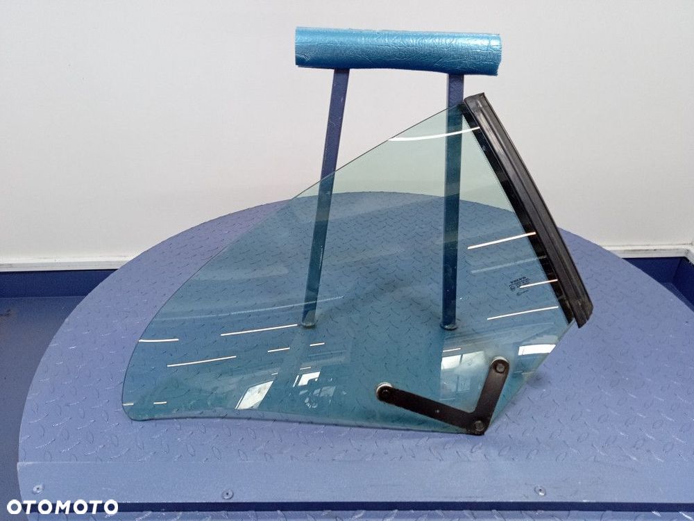 VOLVO C70 II SZYBA TYŁ PRAWA 07 - 1