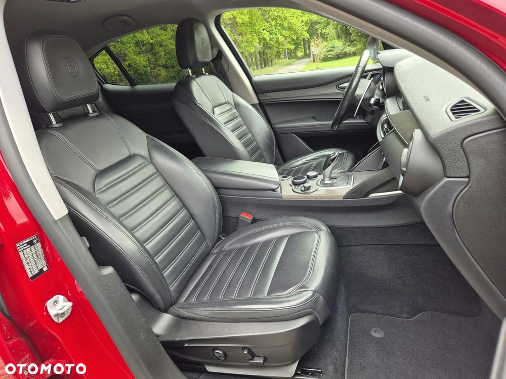 Alfa Romeo Stelvio 2.0 Turbo 16V AT8-Q4 First Edition - 24
