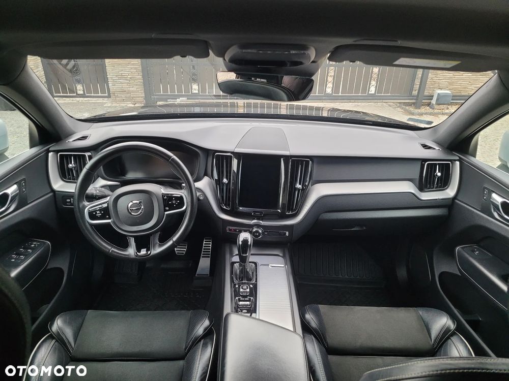 Volvo XC 60 D4 AWD R-Design - 22