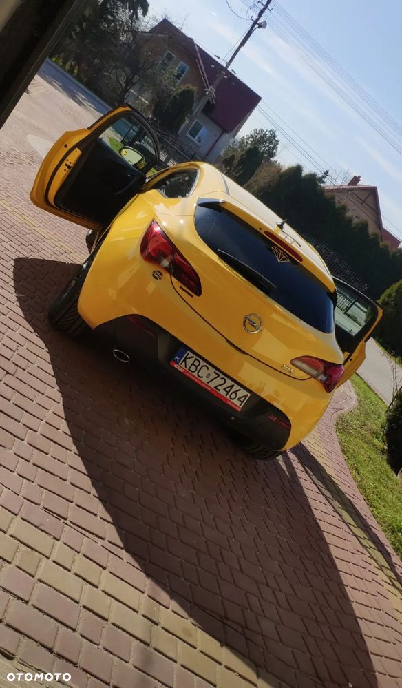Opel Astra 1.6 Turbo Edition - 2