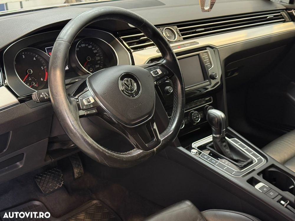 Volkswagen Passat - 16