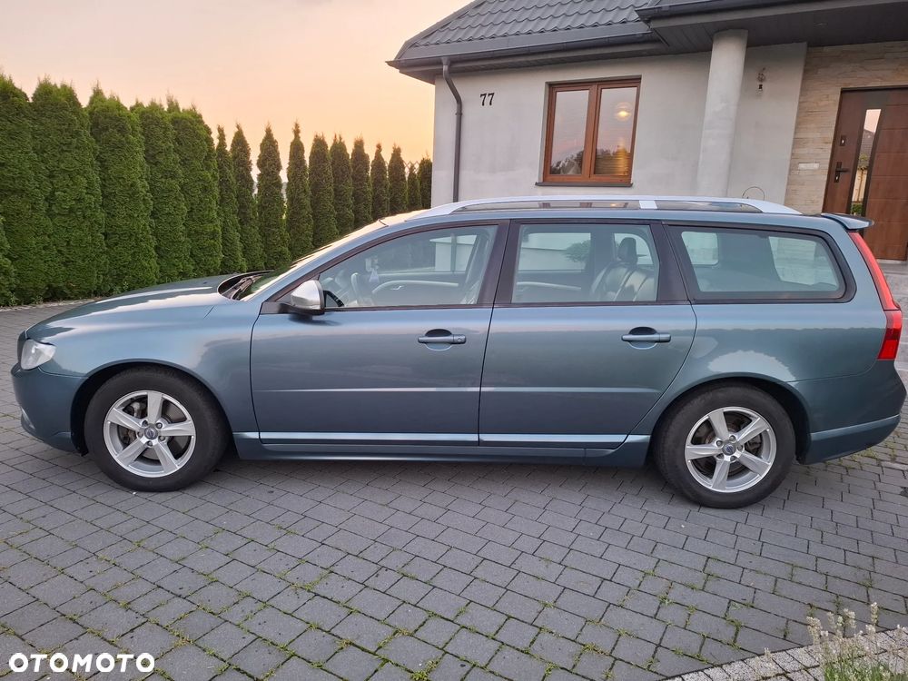 Volvo V70 D3 R-Design - 7
