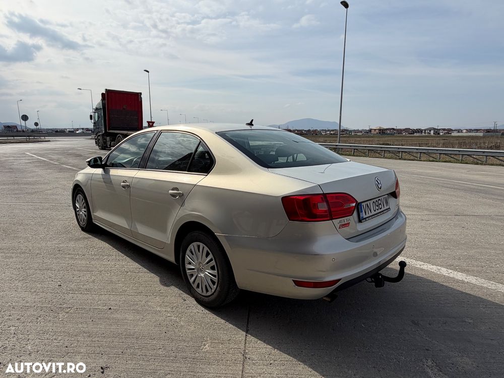 Volkswagen Jetta 1.2 TSI Comfortline - 6