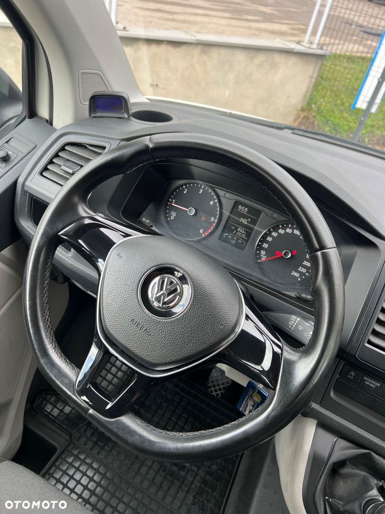 Volkswagen Transporter - 8