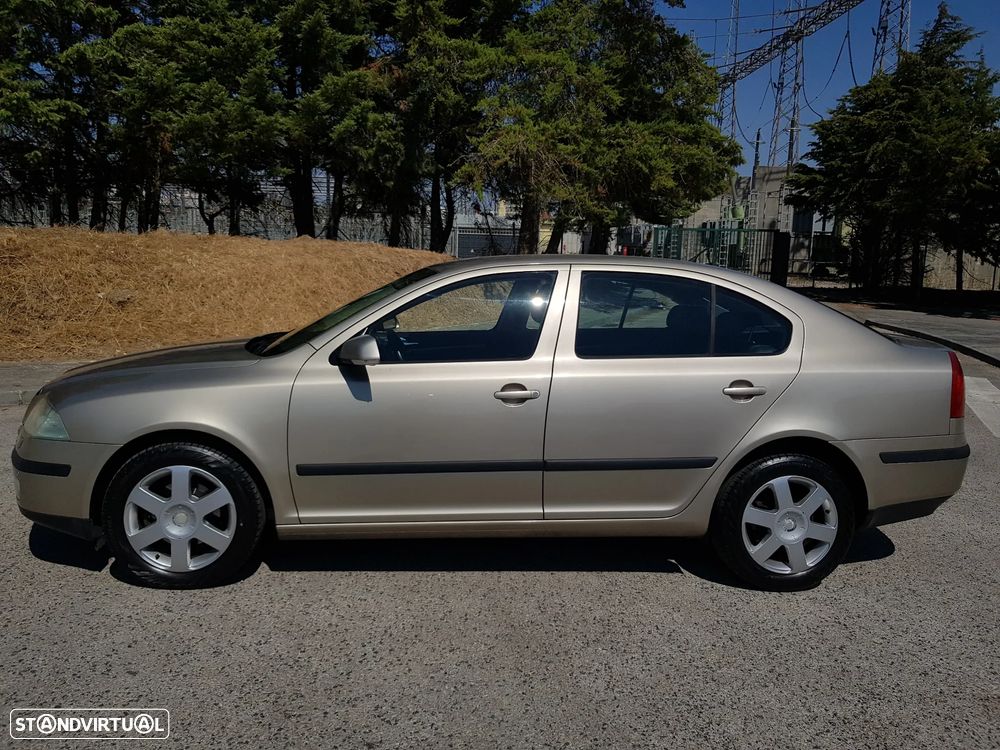 Skoda Octavia 1.6 Elegance - 5