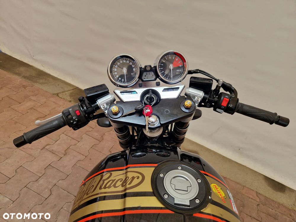 Yamaha XJR - 31