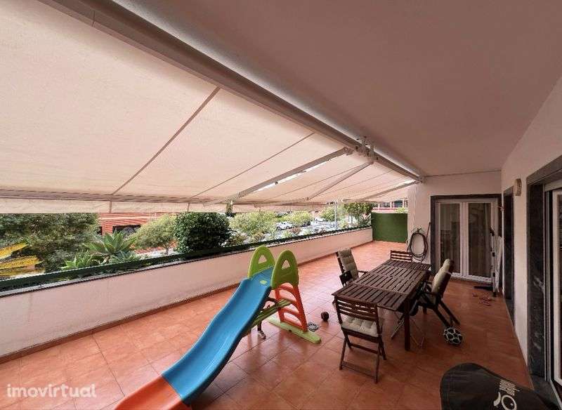 T2 Com Terraco Em Alges virado a Sul - Grande imagem: 3/12