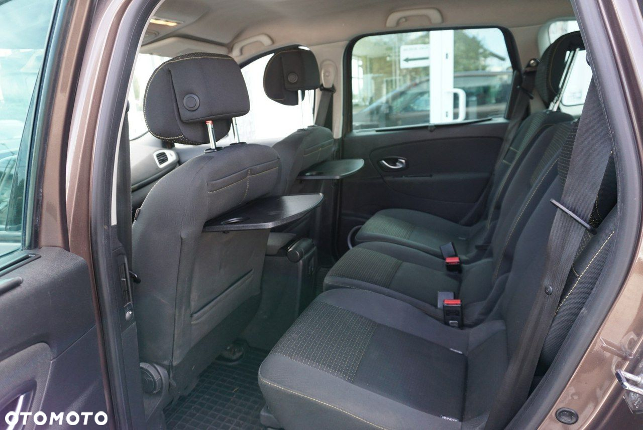 Renault Grand Scenic - 10