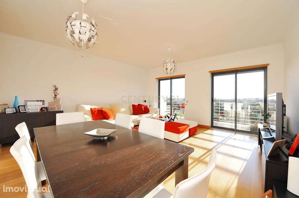 T3 Arrendamento Condomínio com piscina em Carnaxide - Grande imagem: 2/37