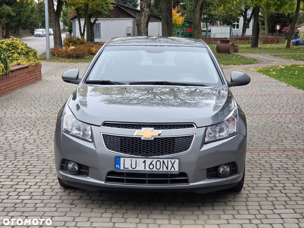 Chevrolet Cruze 2011 photo 2