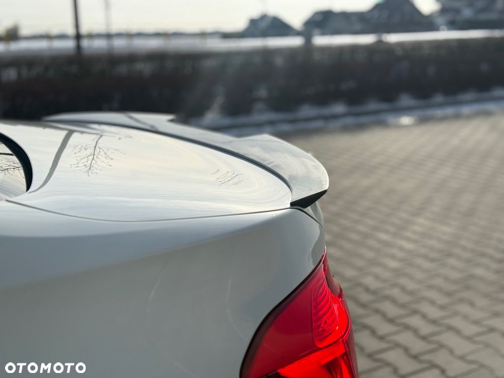 BMW Seria 3 328i - 12