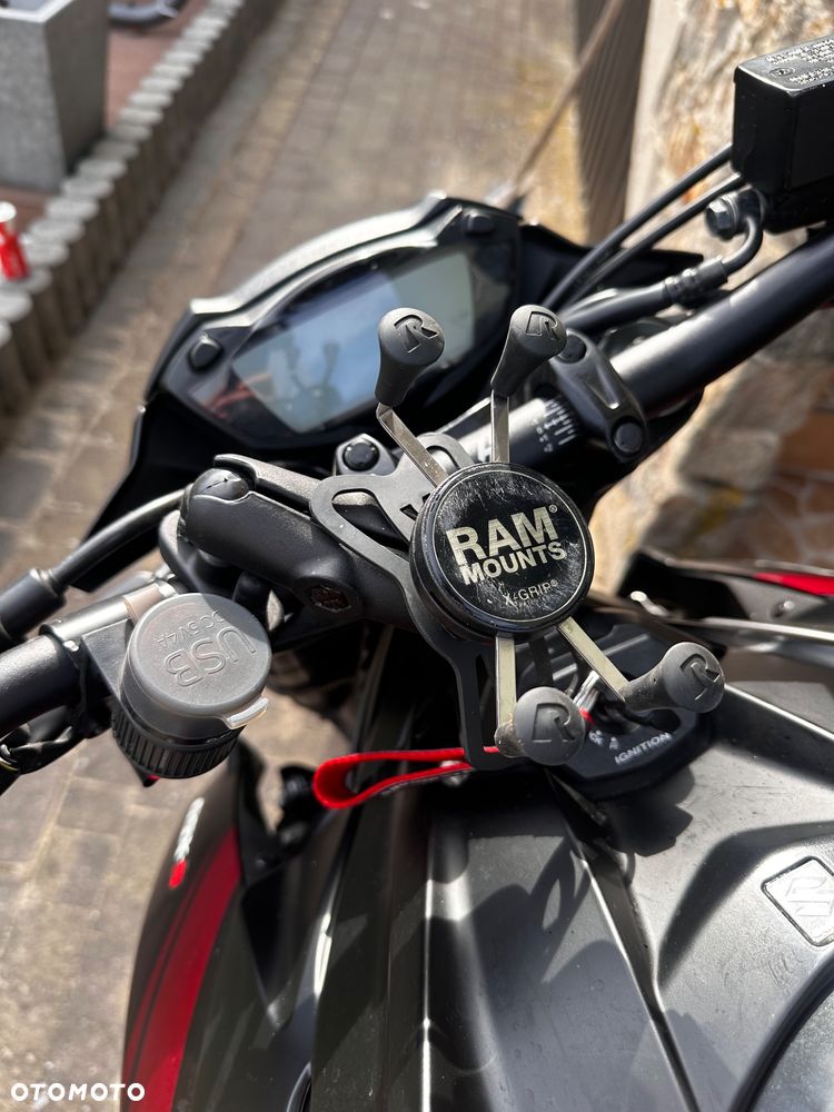 Suzuki GSX - 3