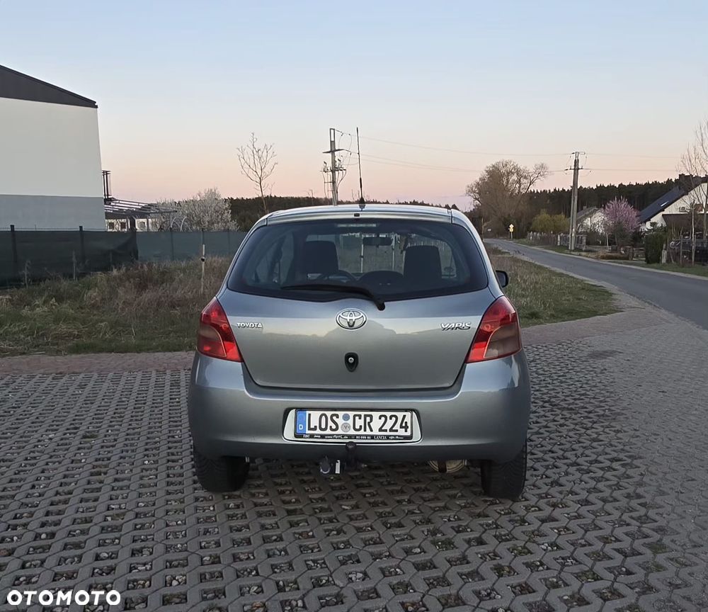 Toyota Yaris 1.0 VVT-i - 6