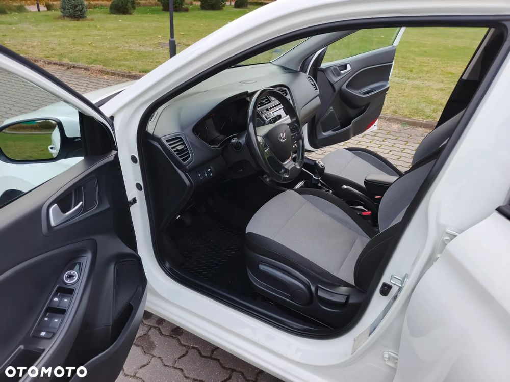 Hyundai i20 1.1 CRDi Style - 9