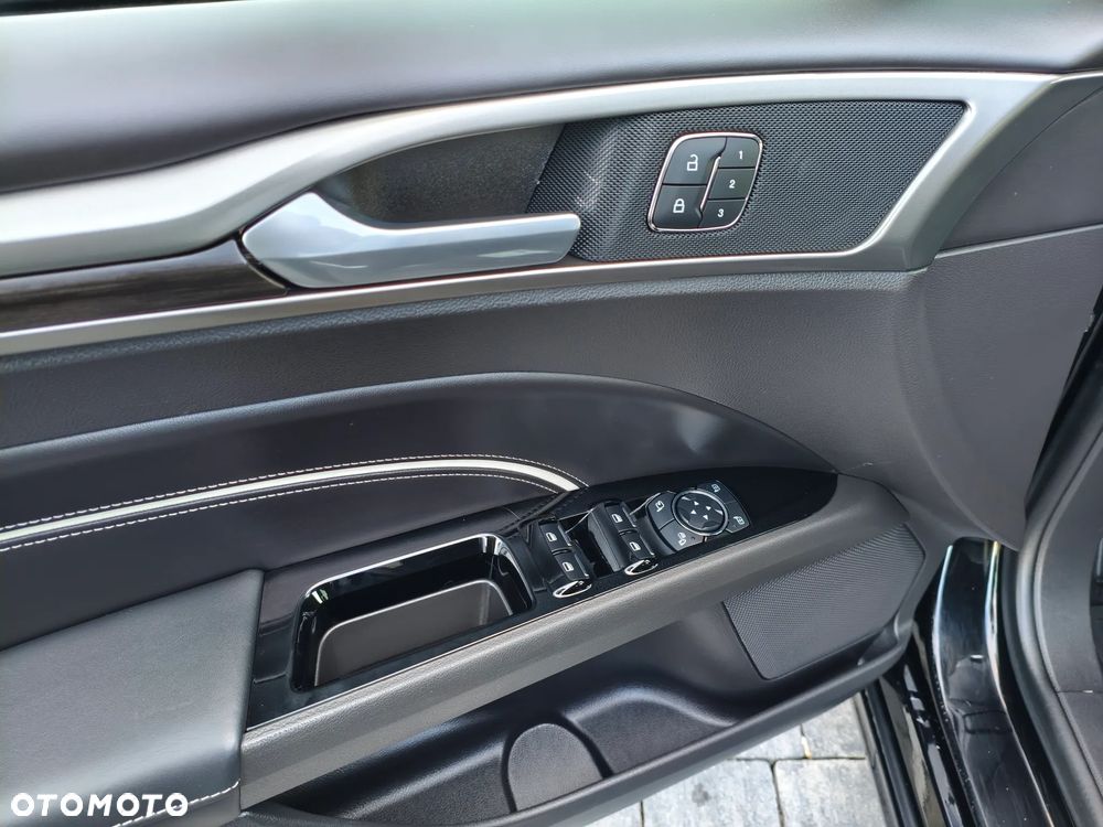 Ford Mondeo 2.0 Hybrid Vignale - 28