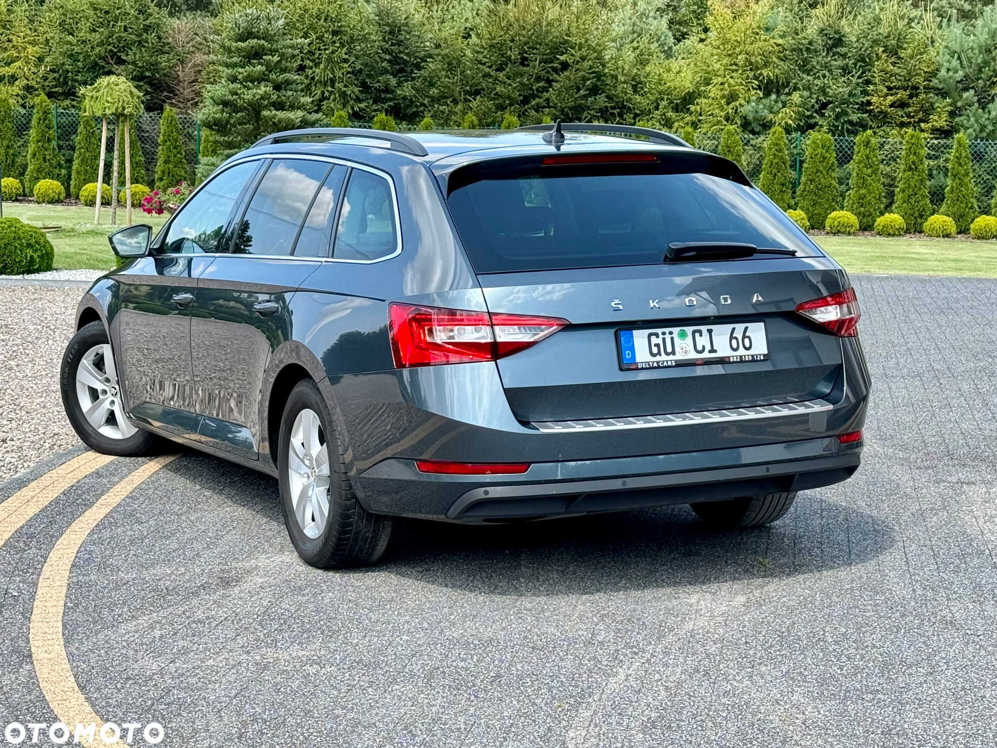 Skoda Superb 2.0 TDI DSG Ambition - 9