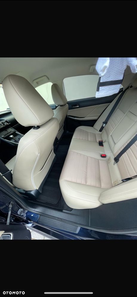 Lexus IS 200t Comfort - 6
