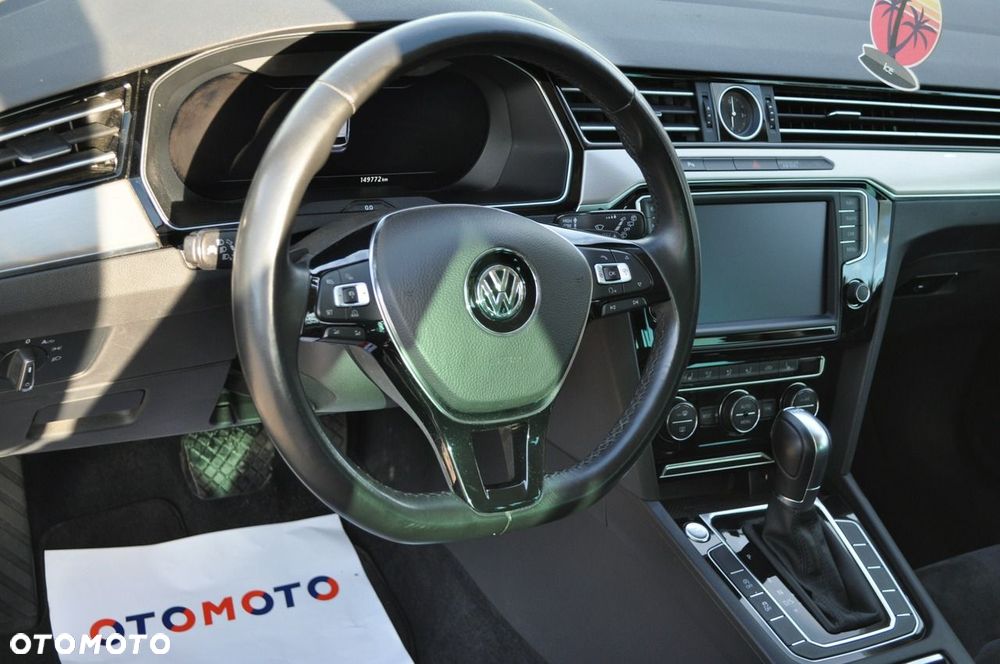 Volkswagen Passat - 19