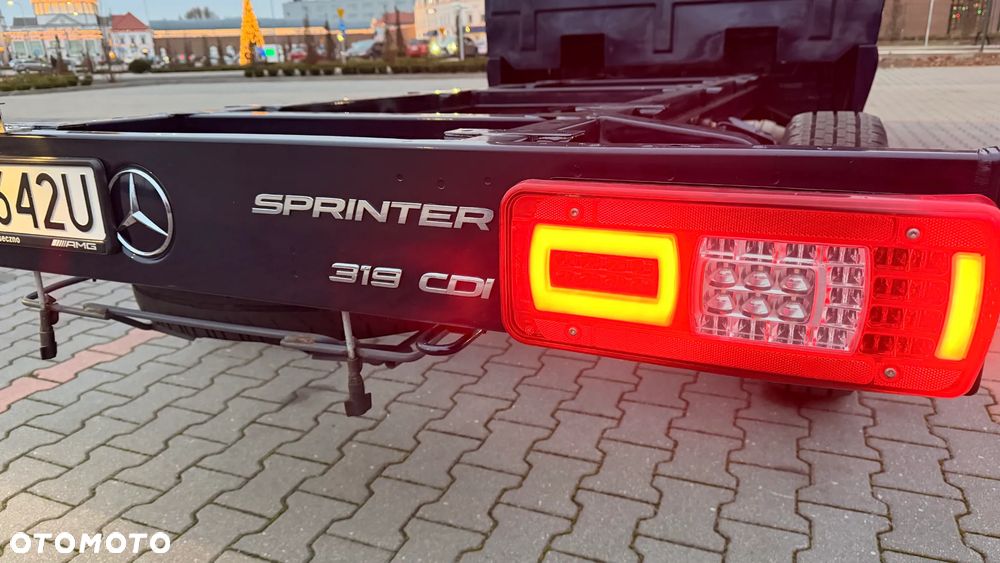 Mercedes-Benz Sprinter 319 - 16