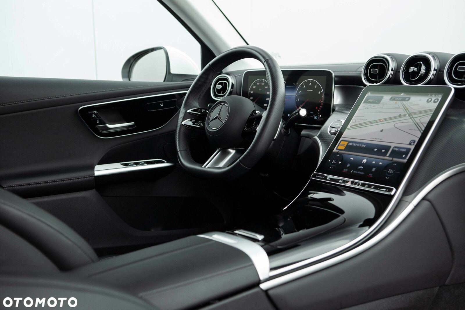 Mercedes-Benz GLC - 24