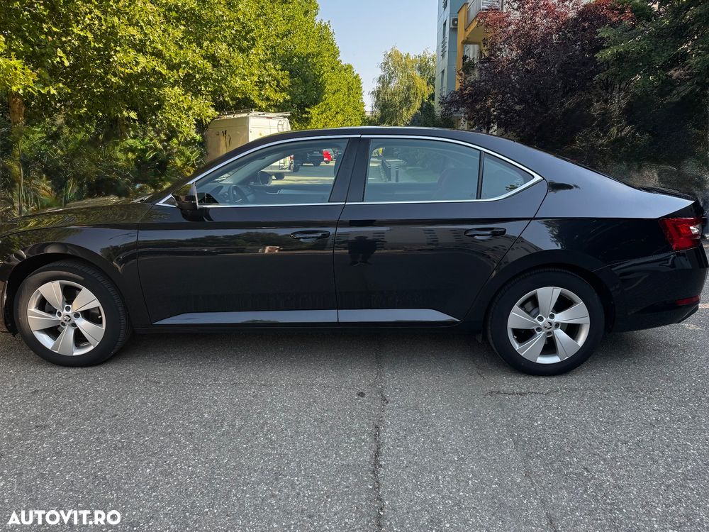 Skoda Superb 2.0 TDI Ambition - 6