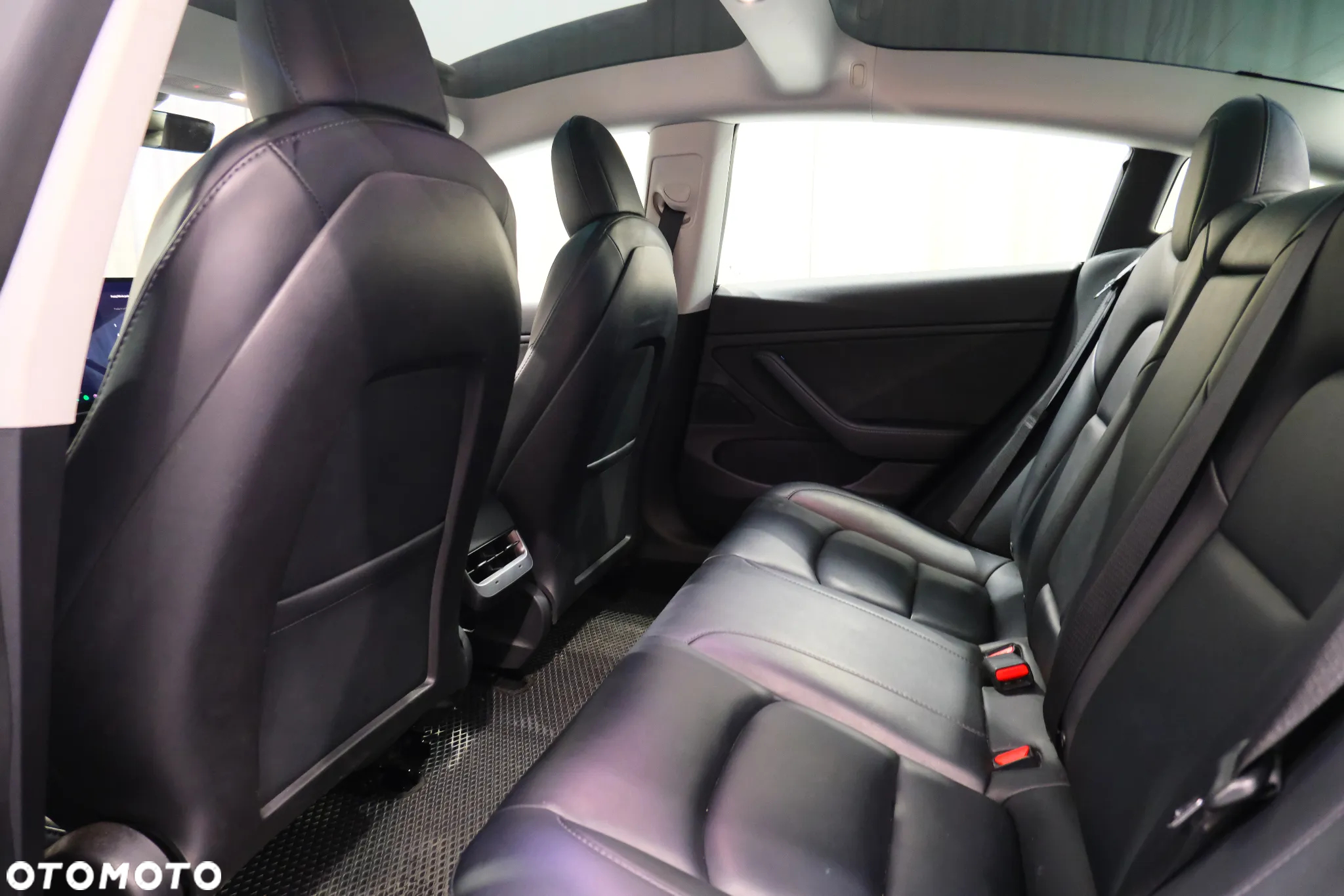 Tesla Model 3 Performance AWD - 8